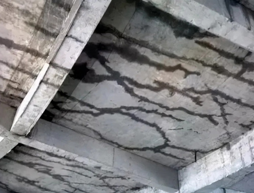 混凝土开裂.jpg